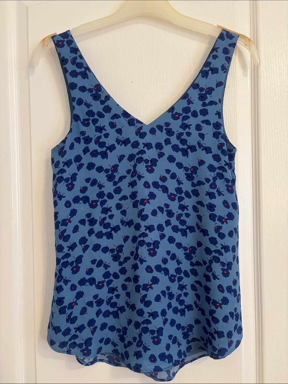 RW&CO. Blue Floral V-Neck Tank Top